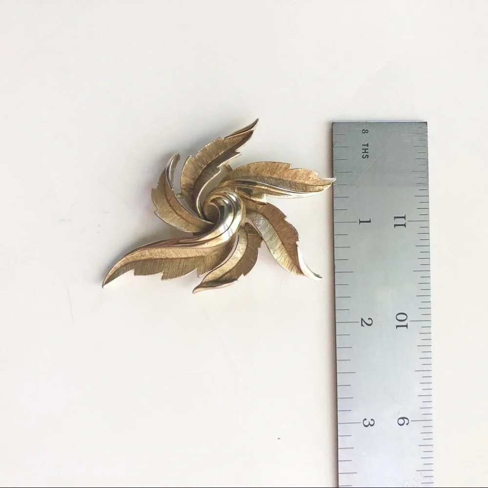 Vintage Trifari Brooch Flower Swirl Gold Tone